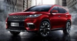 Chrey roolt den Exceed TX aus