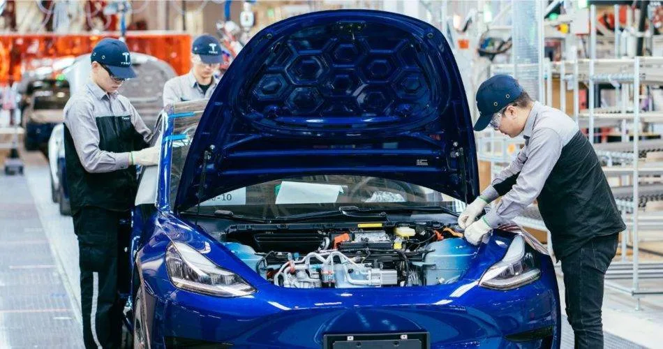 Tesla hat Preise für Model 3 gesenkt 1