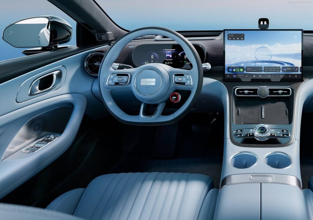 Geely Galaxy TT Ultra: 570 PS gegen Xiaomi, BYD und Denza – reicht das für Chinas Elektro-Oberklasse? 2 Geely Galaxy TT Ultra - das Cockpit